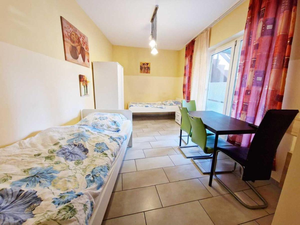 Cozy Apartments In Muelheim Colonia Esterno foto