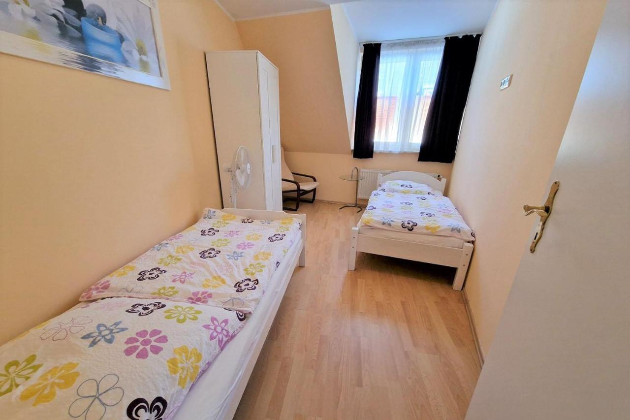 Cozy Apartments In Muelheim Colonia Esterno foto
