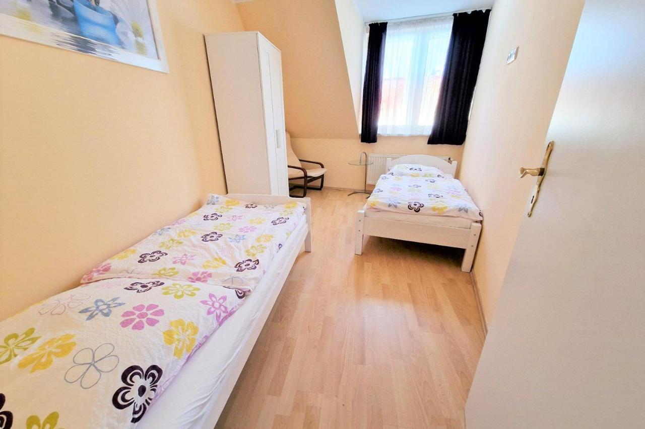 Cozy Apartments In Muelheim Colonia Esterno foto